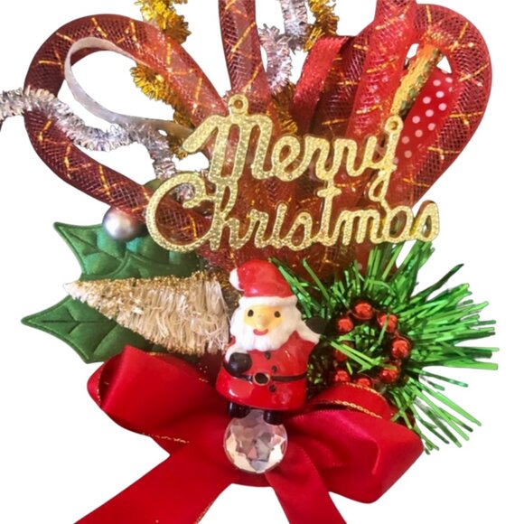 π
πΌ Santa Holiday Corsage - Picture 4 of 11